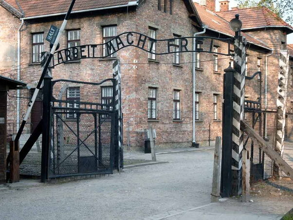 Foto Auschwitz - Arbeit macht frei