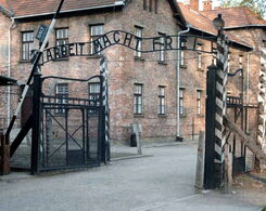Foto Auschwitz - Arbeit macht frei