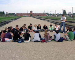 Foto Gruppe in Auschwitz